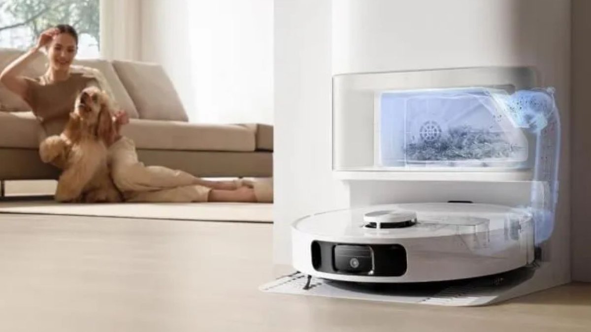 Aspirateur robot Dreame L40 Ultra dans un foyer avec animal