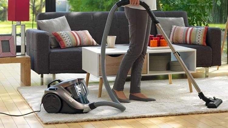 Aspirateur traîneau haut de gamme en fonctionnement